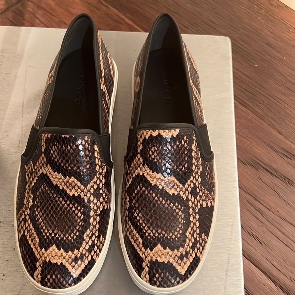 1/2PriceSale(was at $95) Vince NWT Blair Snakeskin Embossed Leather Sneaker 5.5